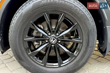 Позашляховик / Кросовер Honda CR-V 2024 в 