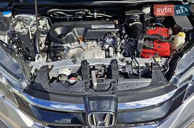 Позашляховик / Кросовер Honda CR-V 2015 в 