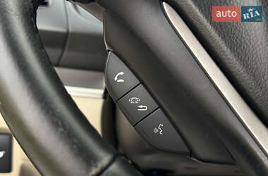 Позашляховик / Кросовер Honda CR-V 2015 в 