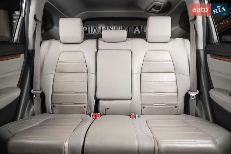 Внедорожник / Кроссовер Honda CR-V 2019 в Ужгороде