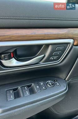 Внедорожник / Кроссовер Honda CR-V 2019 в 