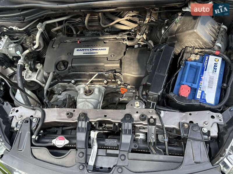 Внедорожник / Кроссовер Honda CR-V 2015 в Запорожье