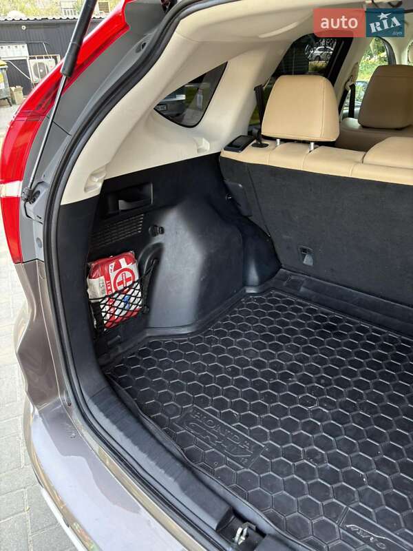 Внедорожник / Кроссовер Honda CR-V 2015 в Запорожье