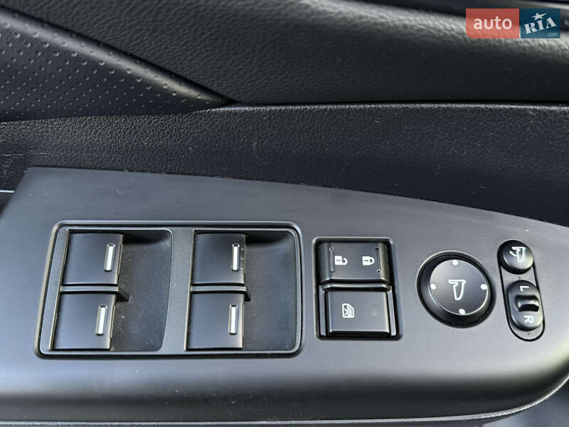 Внедорожник / Кроссовер Honda CR-V 2014 в Львове