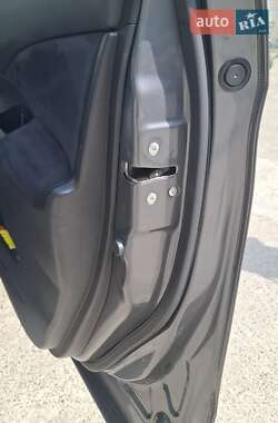 Позашляховик / Кросовер Honda CR-V 2014 в 