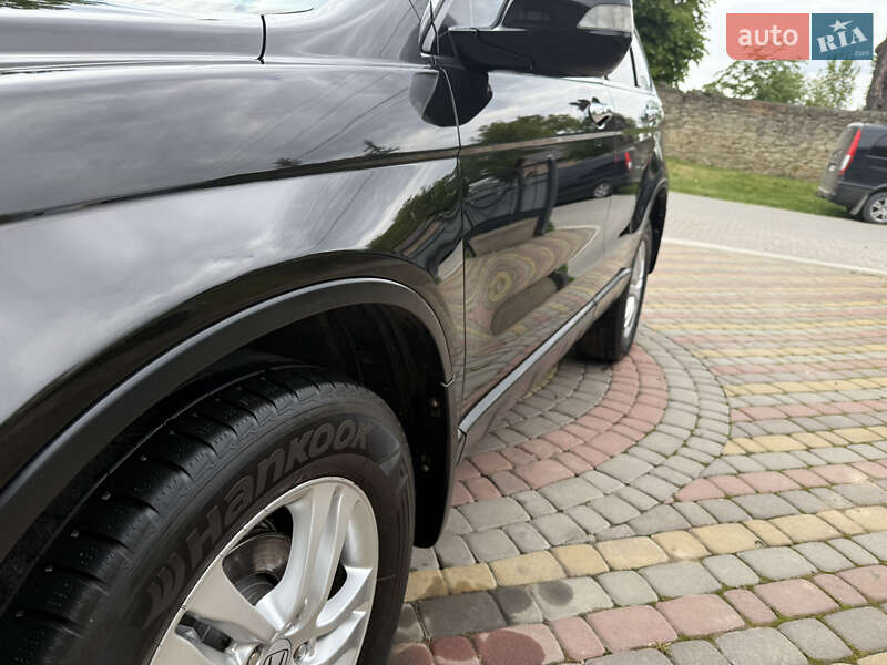 Позашляховик / Кросовер Honda CR-V 2010 в Чернівцях