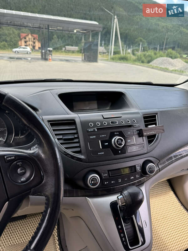 Внедорожник / Кроссовер Honda CR-V 2013 в Черновцах