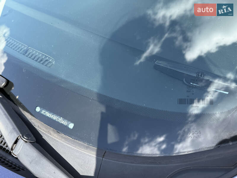Внедорожник / Кроссовер Honda CR-V 2014 в Долине