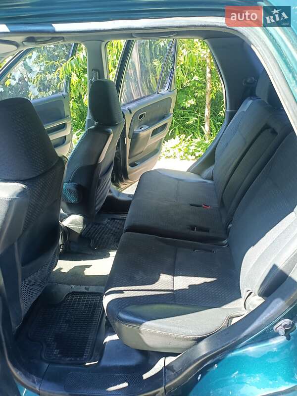 Внедорожник / Кроссовер Honda CR-V 2002 в Киеве