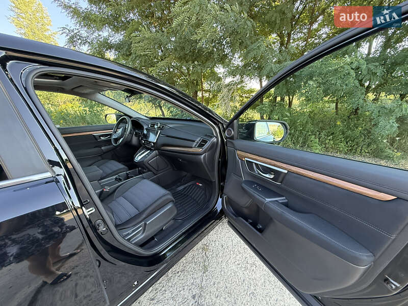 Внедорожник / Кроссовер Honda CR-V 2020 в Харькове