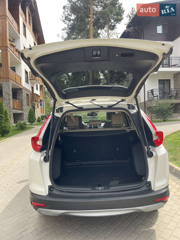 Внедорожник / Кроссовер Honda CR-V 2017 в Киеве