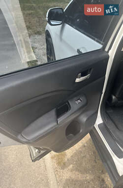 Позашляховик / Кросовер Honda CR-V 2013 в Києві