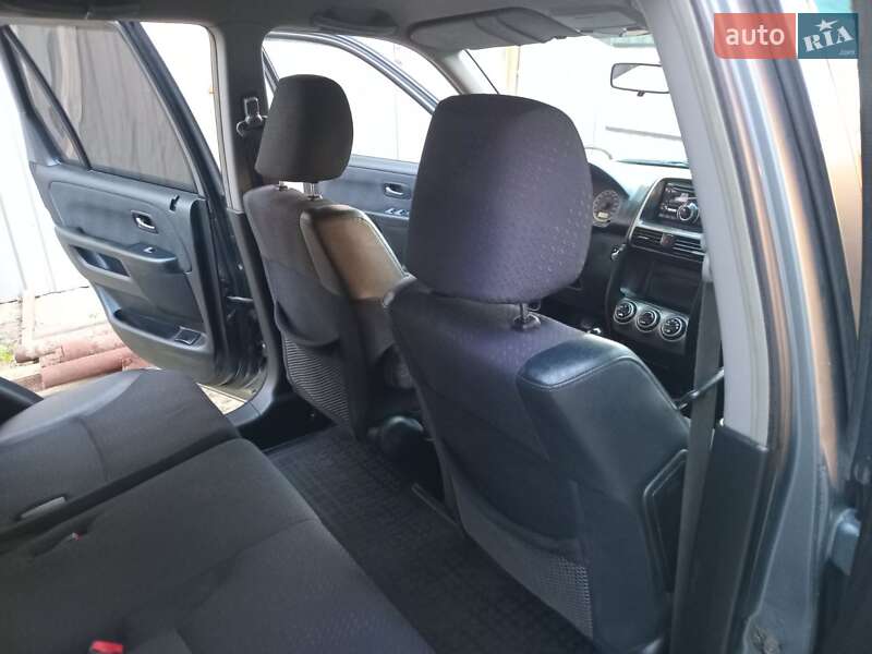 Позашляховик / Кросовер Honda CR-V 2004 в Полтаві