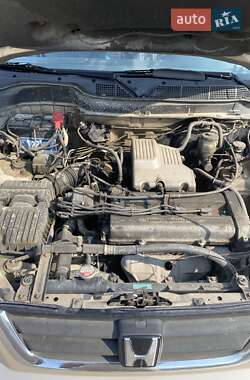 Внедорожник / Кроссовер Honda CR-V 2000 в 