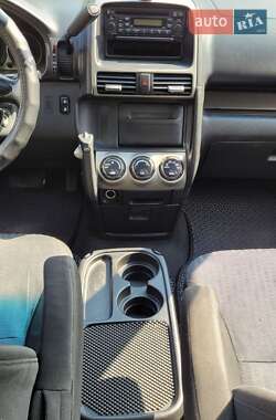 Внедорожник / Кроссовер Honda CR-V 2006 в 