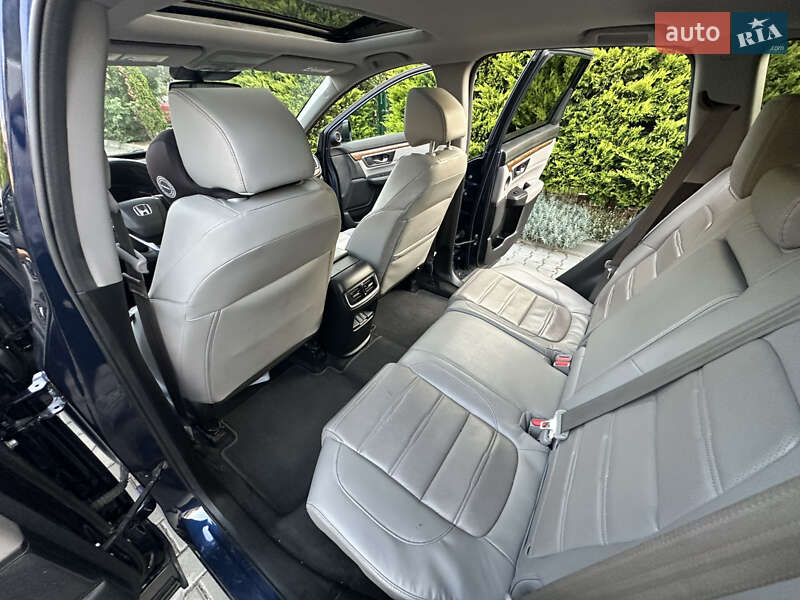 Внедорожник / Кроссовер Honda CR-V 2017 в Одессе