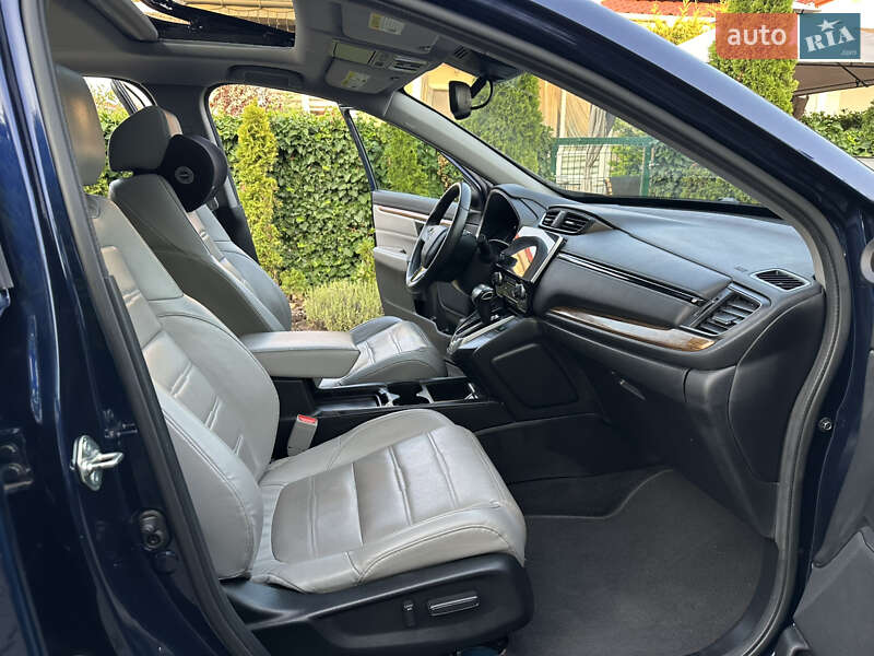 Внедорожник / Кроссовер Honda CR-V 2017 в Одессе