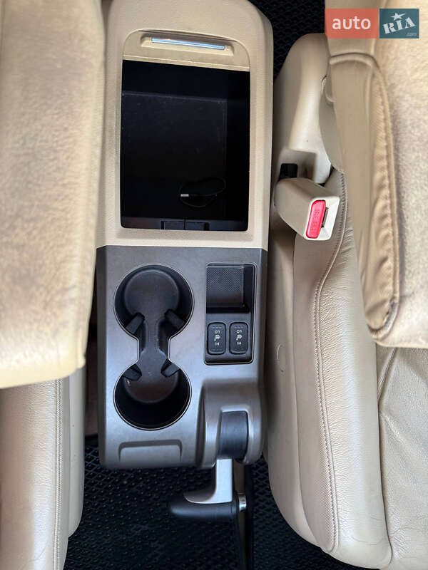 Позашляховик / Кросовер Honda CR-V 2008 в Києві