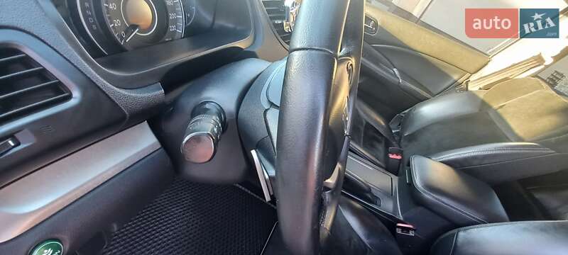 Внедорожник / Кроссовер Honda CR-V 2014 в Могилев-Подольске