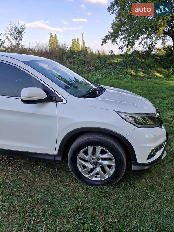 Внедорожник / Кроссовер Honda CR-V 2015 в Александровке