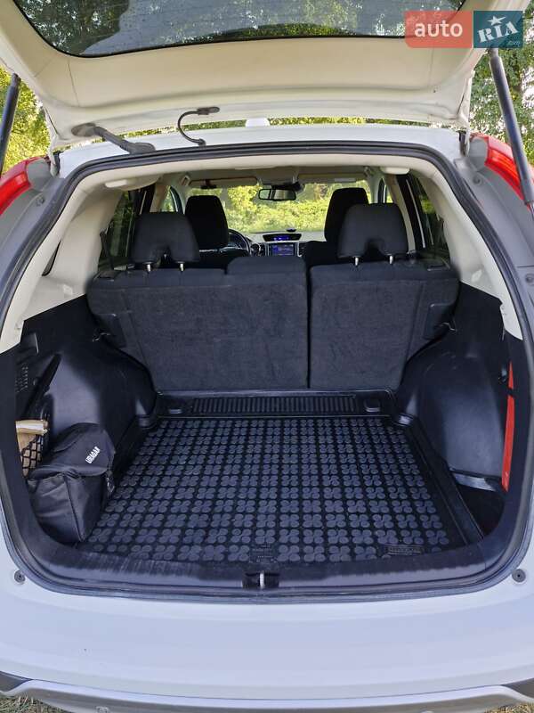 Внедорожник / Кроссовер Honda CR-V 2015 в Александровке