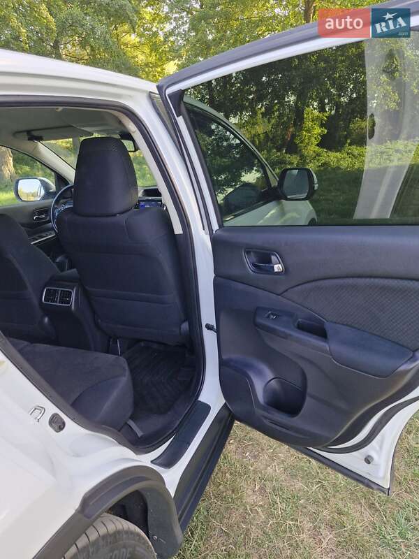 Внедорожник / Кроссовер Honda CR-V 2015 в Александровке