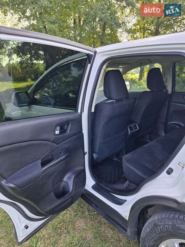 Внедорожник / Кроссовер Honda CR-V 2015 в Александровке