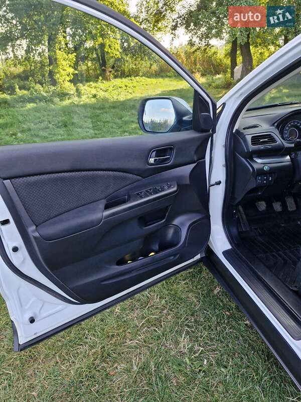 Внедорожник / Кроссовер Honda CR-V 2015 в Александровке