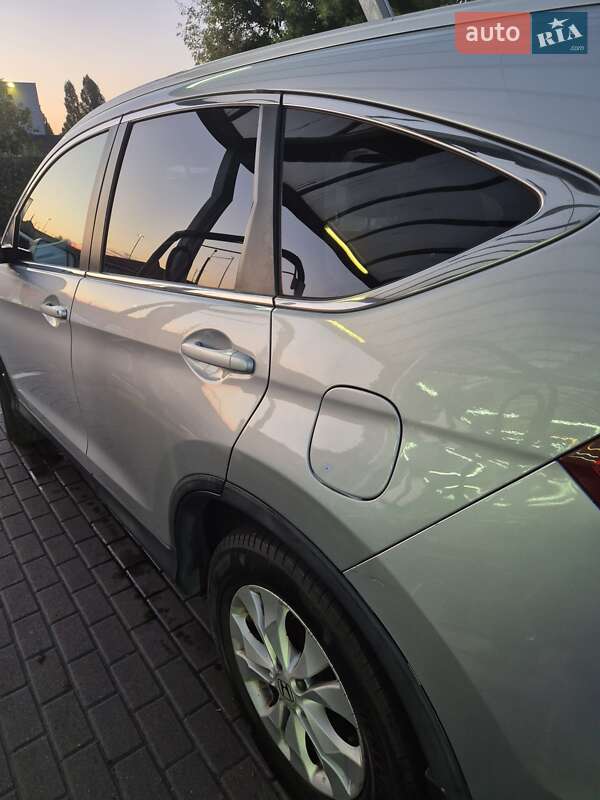 Позашляховик / Кросовер Honda CR-V 2014 в Києві