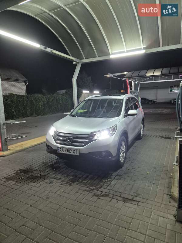 Позашляховик / Кросовер Honda CR-V 2014 в Києві
