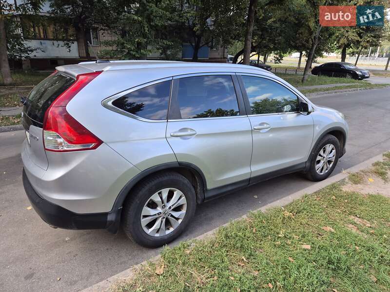 Позашляховик / Кросовер Honda CR-V 2014 в Києві