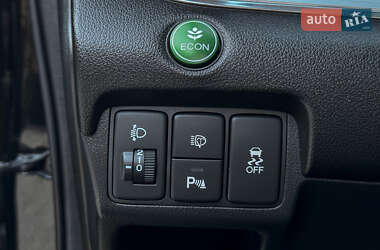 Внедорожник / Кроссовер Honda CR-V 2015 в 