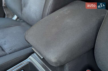 Внедорожник / Кроссовер Honda CR-V 2015 в 