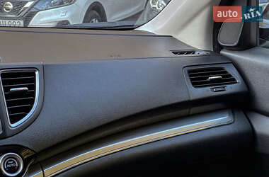 Внедорожник / Кроссовер Honda CR-V 2015 в 