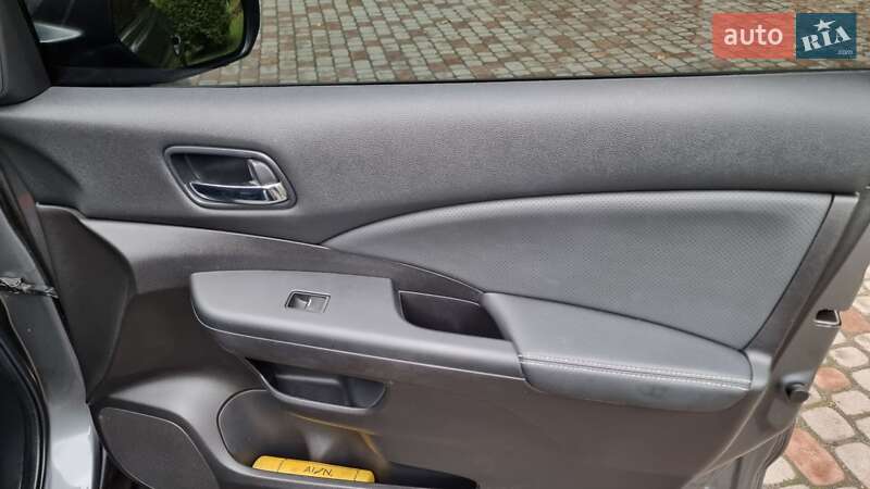 Внедорожник / Кроссовер Honda CR-V 2015 в Дрогобыче