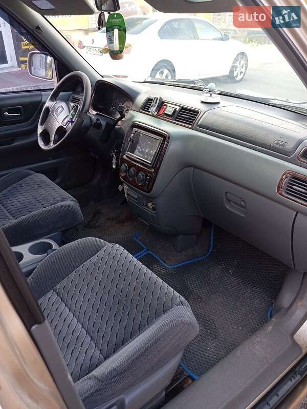 Внедорожник / Кроссовер Honda CR-V 1999 в Могилев-Подольске