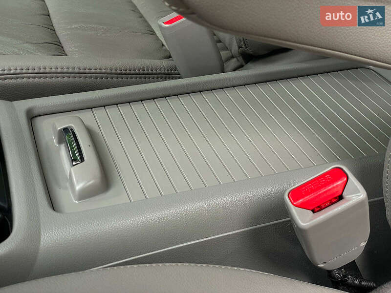 Позашляховик / Кросовер Honda CR-V 2014 в Києві