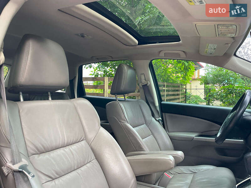 Позашляховик / Кросовер Honda CR-V 2014 в Києві