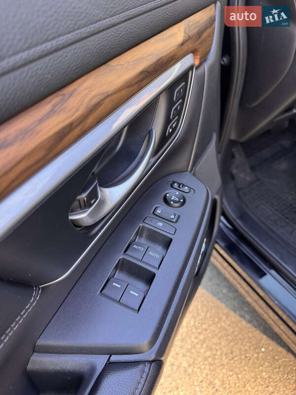 Позашляховик / Кросовер Honda CR-V 2017 в Києві