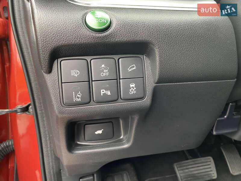 Внедорожник / Кроссовер Honda CR-V 2015 в Радивилове