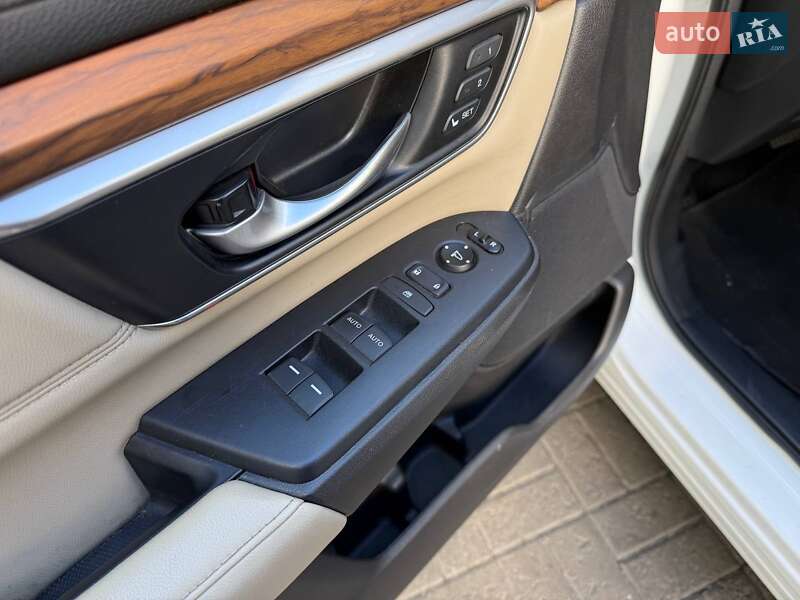 Внедорожник / Кроссовер Honda CR-V 2020 в Киеве