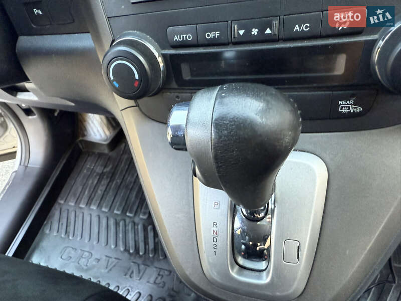 Внедорожник / Кроссовер Honda CR-V 2012 в Киеве