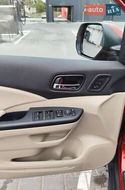 Внедорожник / Кроссовер Honda CR-V 2015 в 