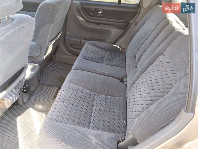 Внедорожник / Кроссовер Honda CR-V 1998 в Днепре