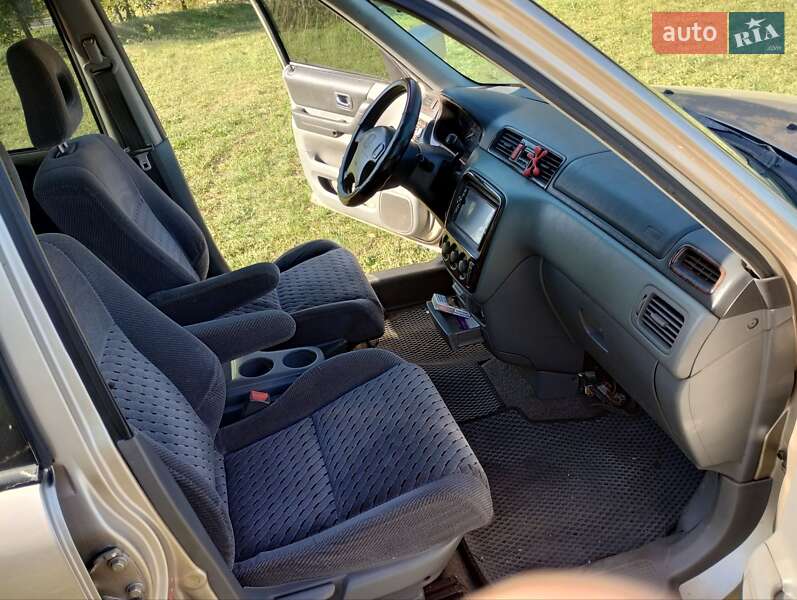 Внедорожник / Кроссовер Honda CR-V 1998 в Днепре