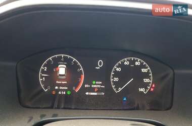 Внедорожник / Кроссовер Honda CR-V 2022 в 