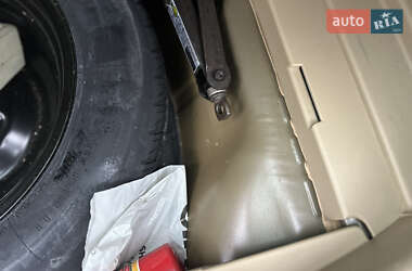 Внедорожник / Кроссовер Honda CR-V 2011 в 