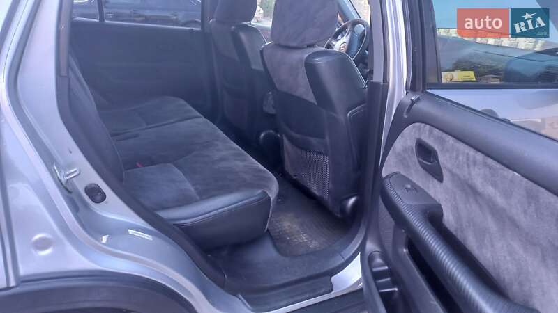 Внедорожник / Кроссовер Honda CR-V 2002 в Ровно