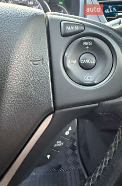 Позашляховик / Кросовер Honda CR-V 2013 в 