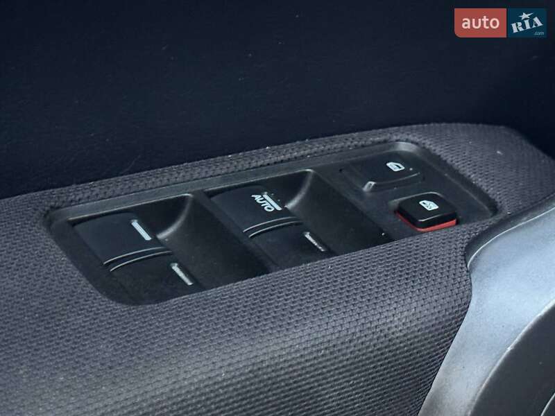 Позашляховик / Кросовер Honda CR-V 2009 в Охтирці